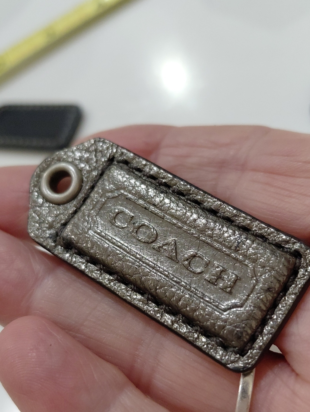 6 Coach Small Hangtags, Browns,blacks,light Silver, Shiny Gray,light Tan - Picture 13 of 15